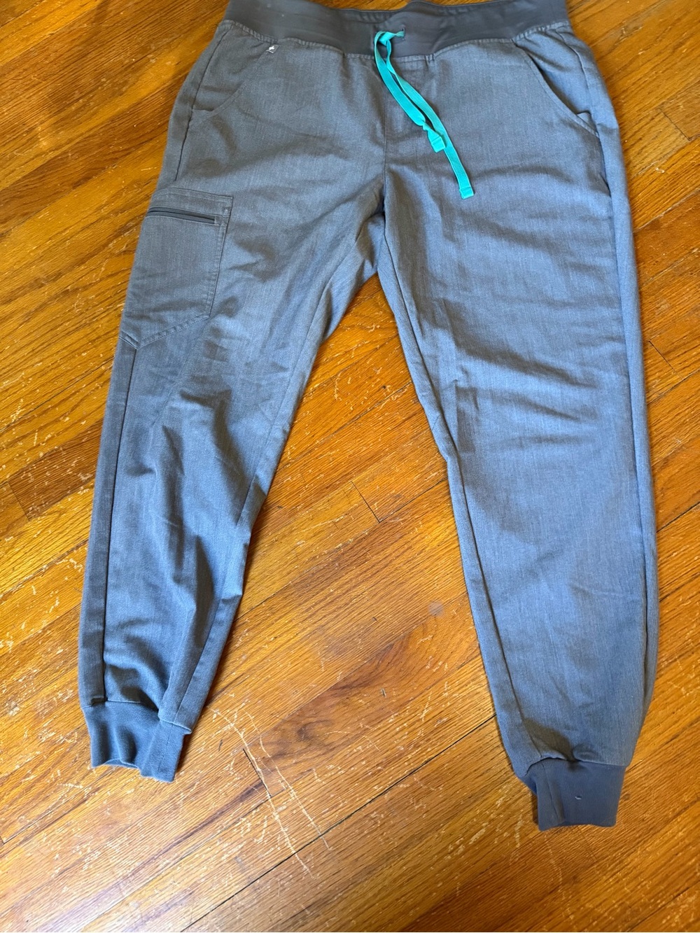 Figs Gray Scrub Joggers Women's size L